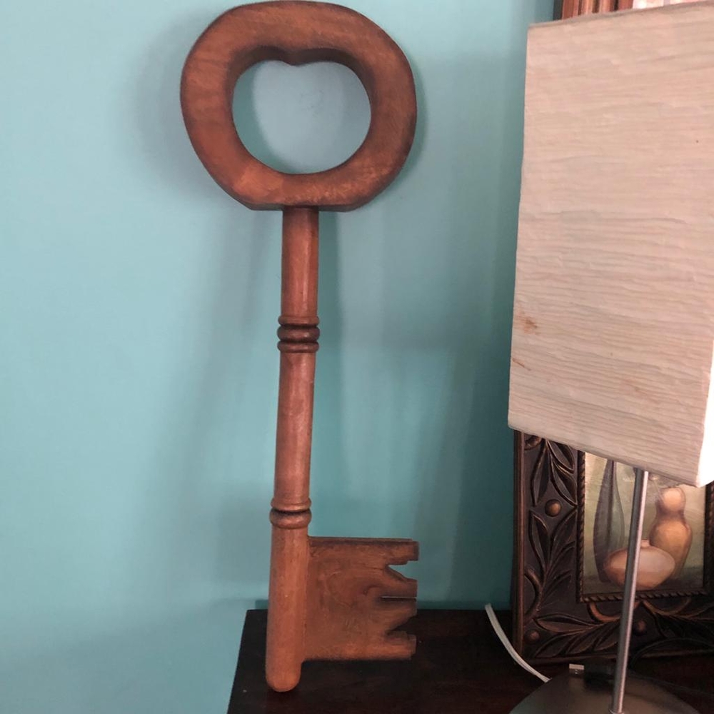 Vintage Handmade Wooden Key Shaped Wall Mounted Wall Decor
